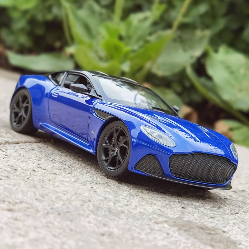 welly 1:24 Aston Martin DBS Superleggera автомобиль из сплава модель автомобиля имитация украшения автомобиля коллекция подарочных игрушек Модель литья под давлением
